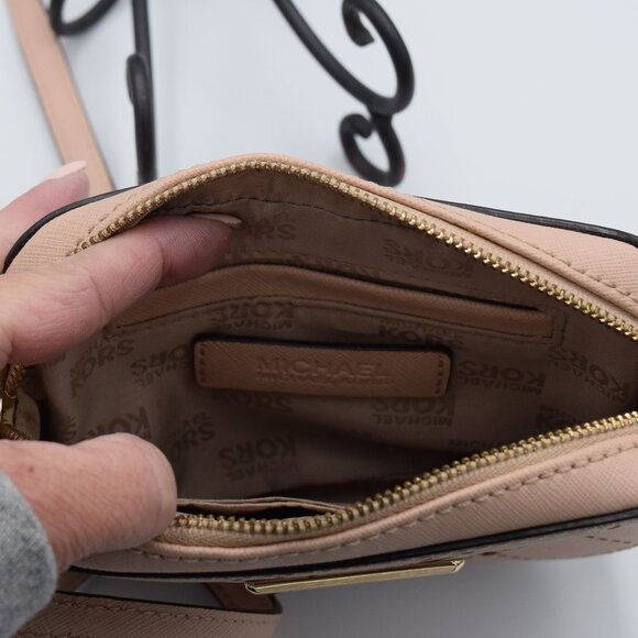 Michael Kors Crossbody - Ballet Pink - Picture 5 of 7